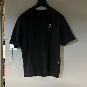 ON Running oversized Club T